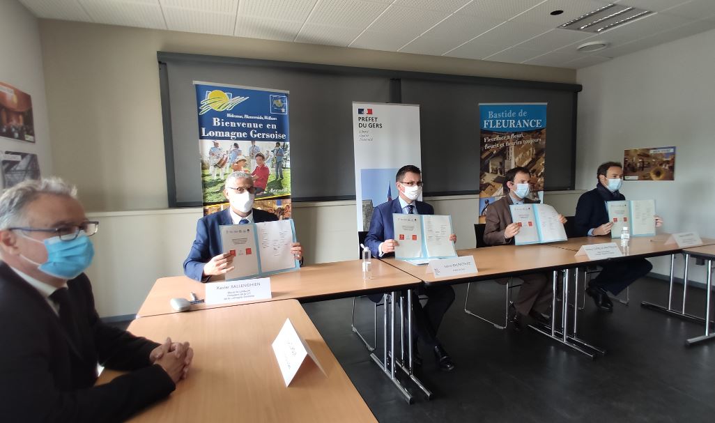 La convention vient d'être signée