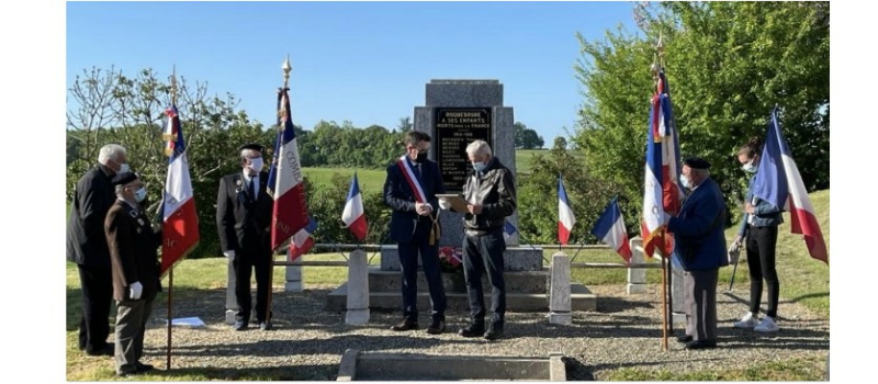 Remise de diplôme au porte-drapeau André Cueillens