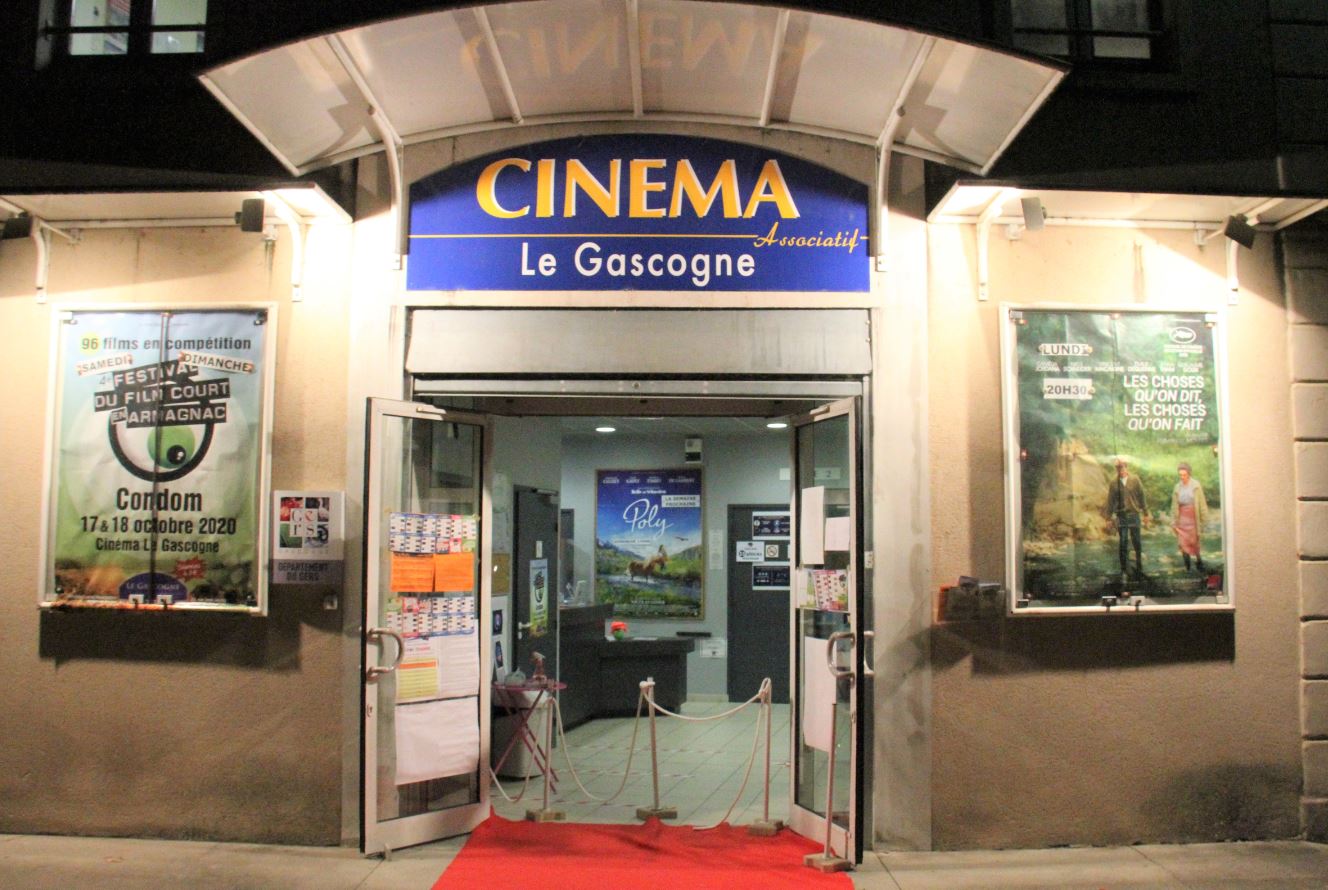 L'entrée du Gascogne bien éclairée - Photo Marc Le Saux