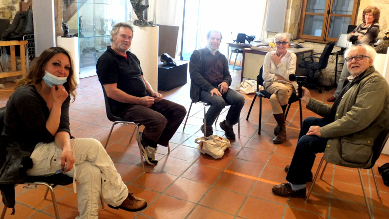 Trois artistes locaux, deux peintres et un sculpteur