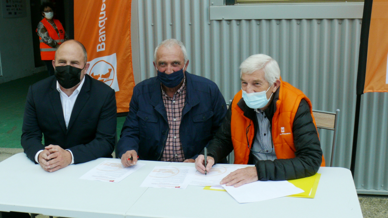 Le groupe Val de Gascogne s'implique auprès de la Banque alimentaire