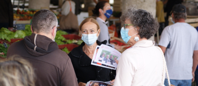 Le PCF sur le marché des producteurs pour soutenir la liste "L'Occitanie en commun" de Carole Delga