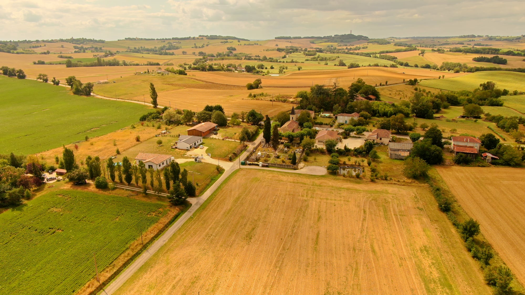 Vue de drone, Lamothe-Goas où s'est déroulé le dernier conseil communautaire  - Photo © LL