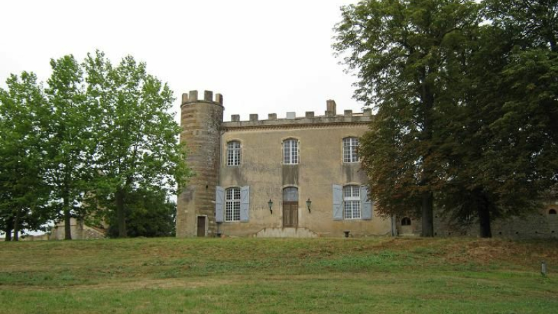 La saison démarre par un concert au Château de Saint-Guiraud