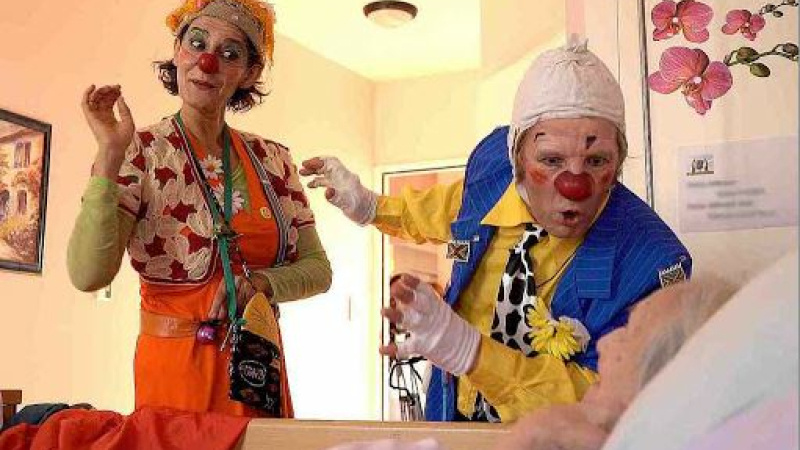 Cette semaine, une rencontre avec des clowns thérapeutes