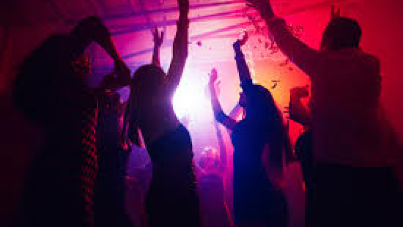 Feu vert ou presque pour les festivals et les discothèques