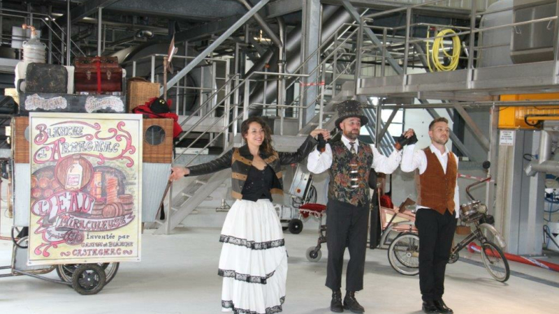 De la rue, le spectacle s'est transporté dans les chais de Val de Gascogne