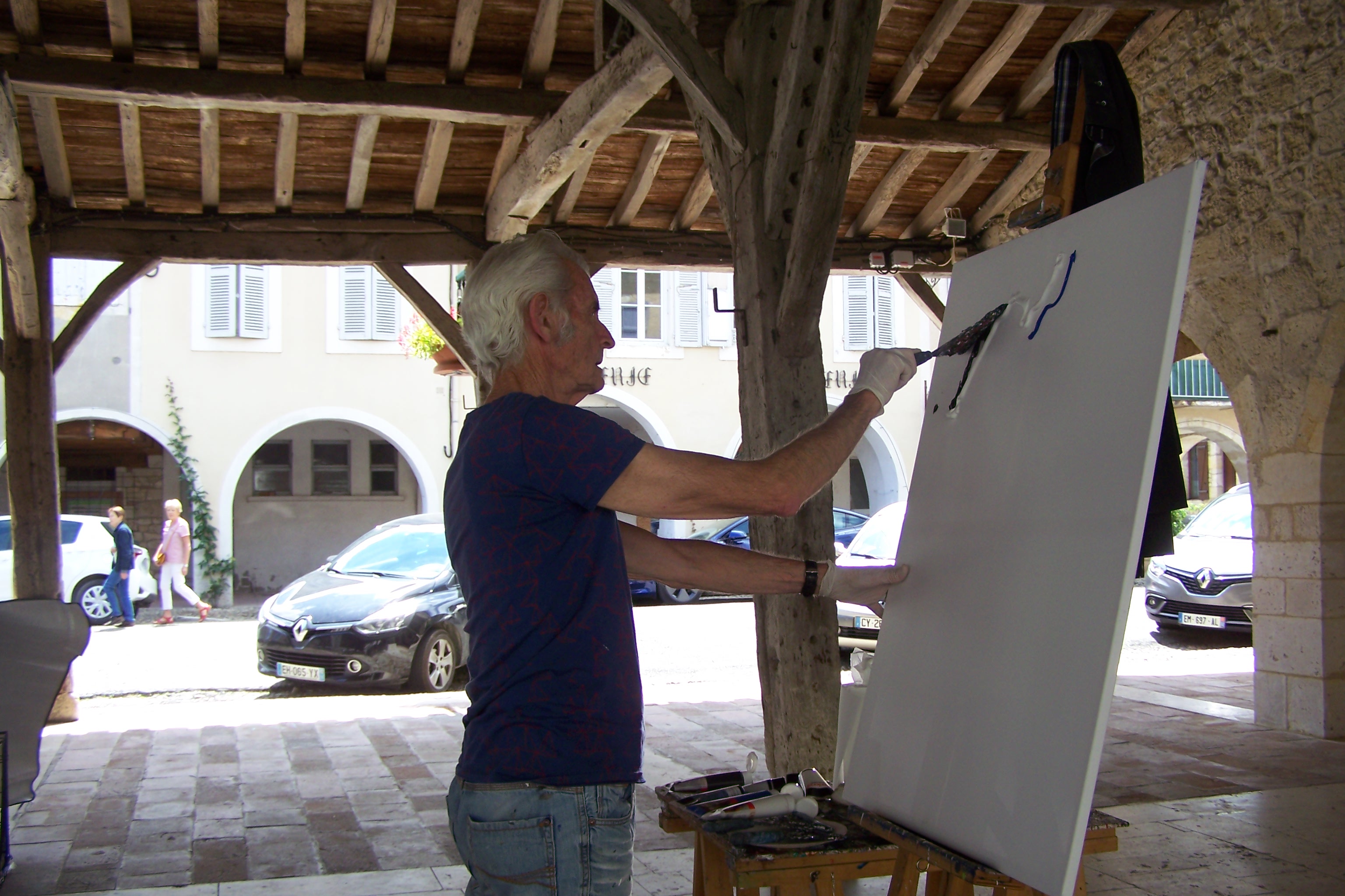 L'artiste débute...