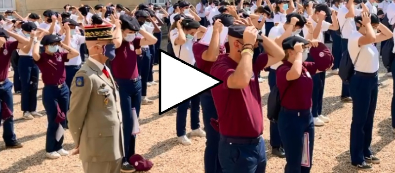Insolite. Le préfet publie la vidéo de 139 jeunes en Service National, chantant en occitan et troquant leur casquette contre un béret