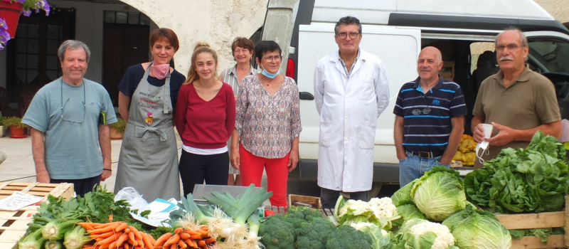 Une nouvelle marchande de fruits et légumes