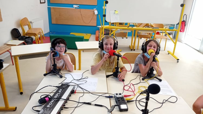 Écoutez les écoliers parler au micro de Radio Fil de l'Eau