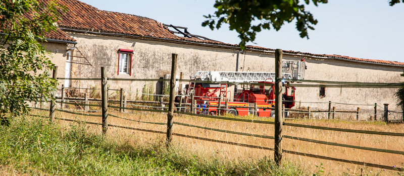 300 m2 d'un bâtiment abritant des chambres d'hôtes détruits par un incendie à Lanne-Soubiran