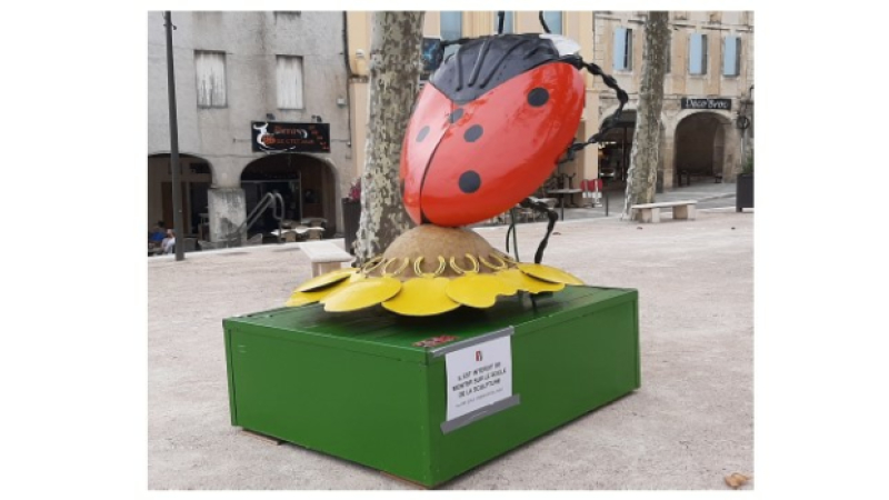 Cette année, c’est une coccinelle porte-bonheur qui veillera sur Vic-Fezensac !