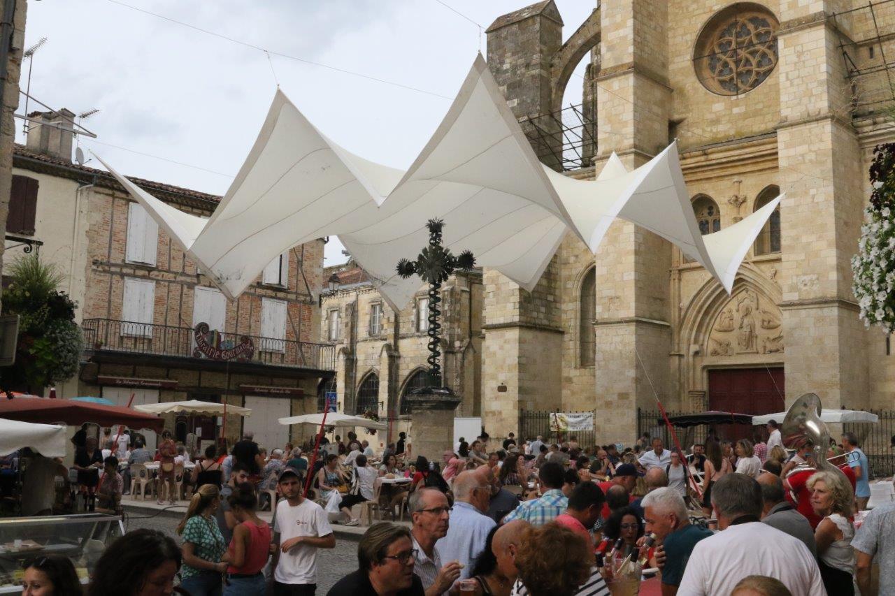 Place Bossuet, mardi 20 juillet 2021 - Photo Marc Le Saux