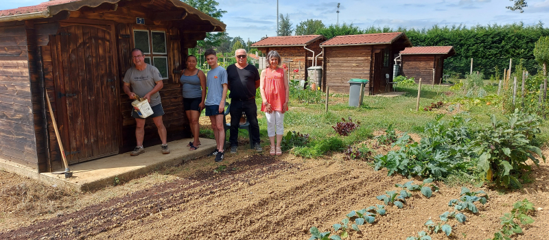 Les jardins familiaux pour cultiver fleurs et légumes… et la convivialité !