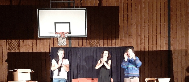 Quand le théâtre s'invite à Riguepeu ...