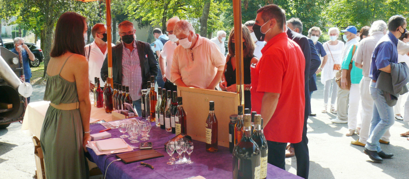 Le marché de producteurs a profité de la popularité de la Foire aux vins