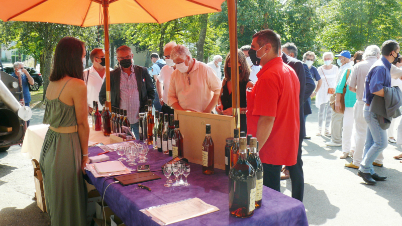Le marché de producteurs a profité de la popularité de la Foire aux vins