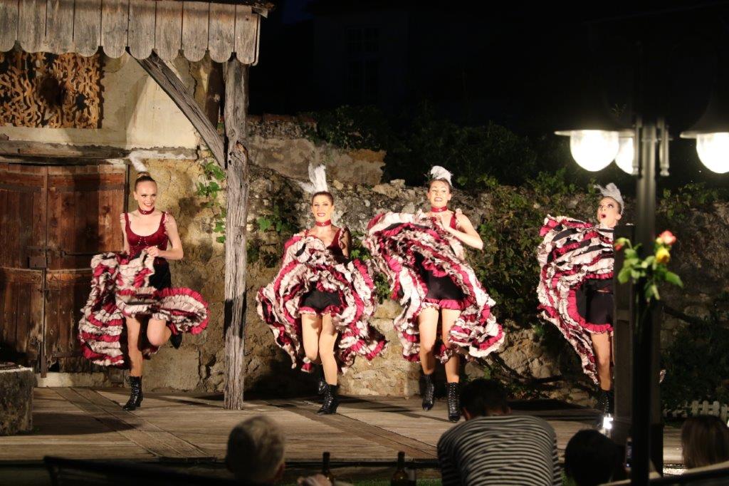 Moulin Rouge ou Folies Bergères ? - Photo Marc Le Saux