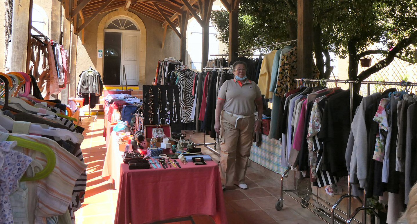 Une braderie bien organisée