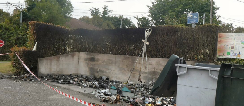 Incendie des containers à poubelles de la commune