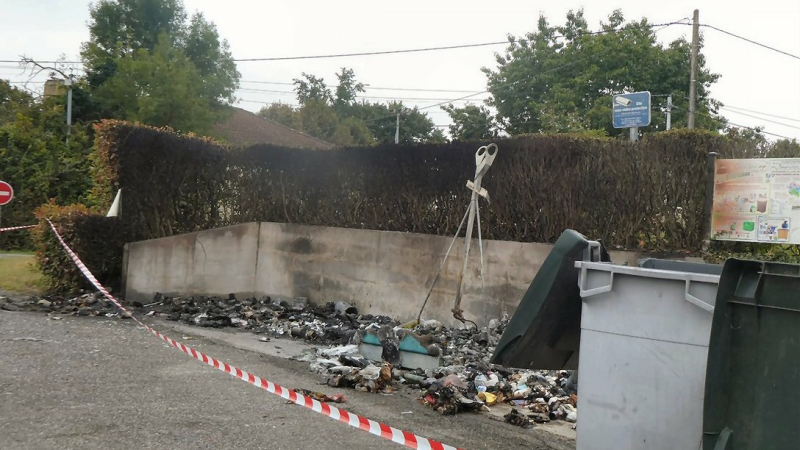 Incendie des containers à poubelles de la commune