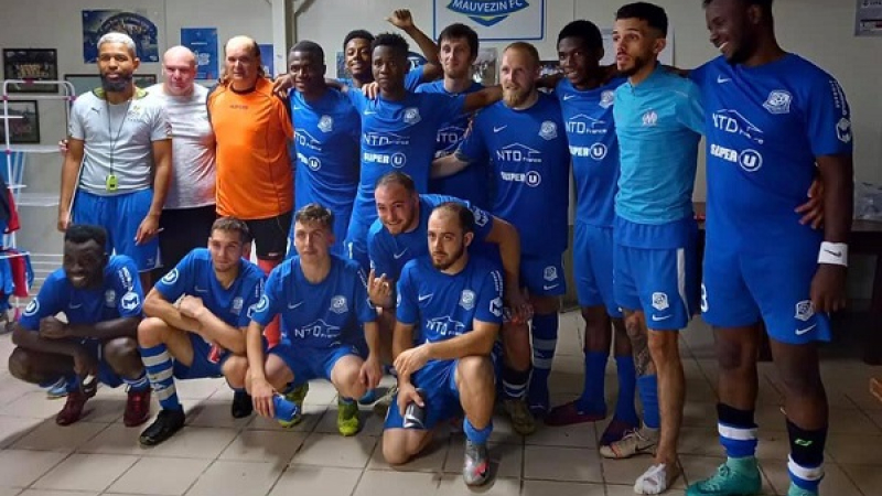 La une s'impose 10-0 !