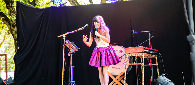 La chanteuse Frederika a fait son show au Clan de Nogaro