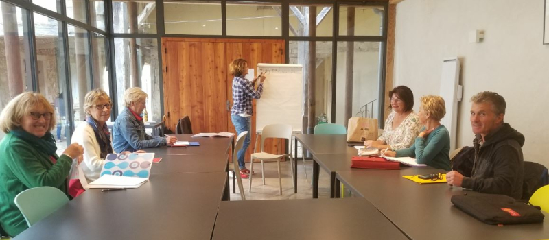 Les cours d’anglais ont repris à l’association A.M.I.C.A.L.E.S