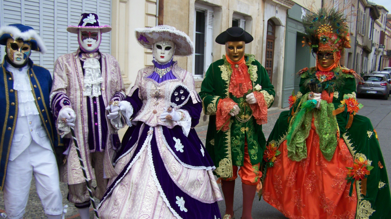 Un voyage à Venise par le biais des " Masqués Vénitiens "