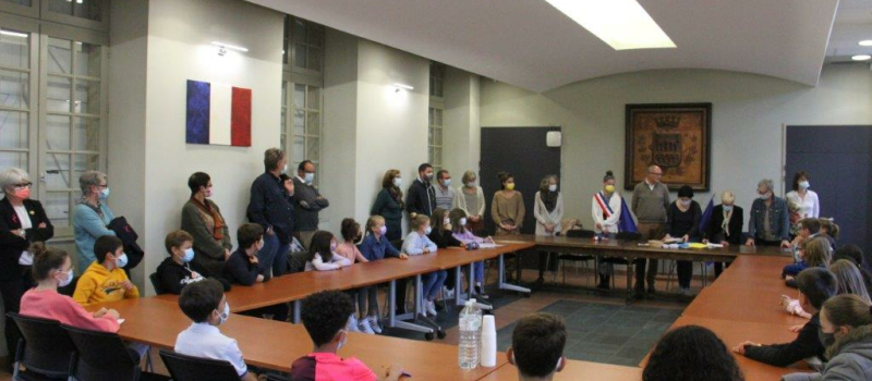 Les conseillers juniors se répartissent dans chaque commission