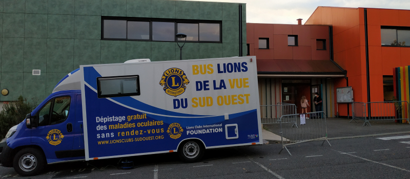 Le bus de la vue du Lions Club fait étape à Marciac