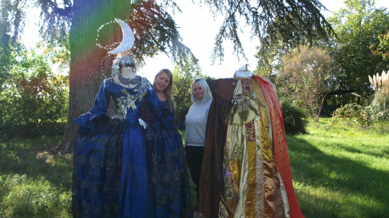 Monika Mucha présente deux costumes créés pour La Flûte Enchantée de Mozart