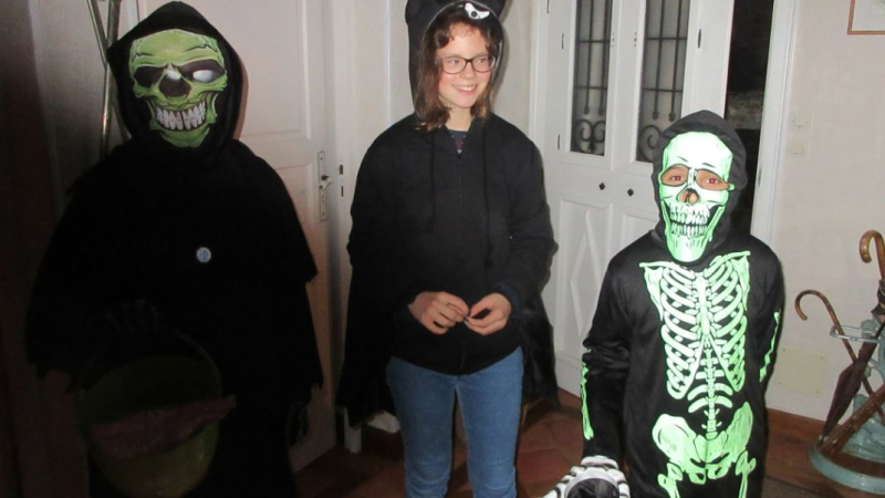 Halloween dans les rues du village