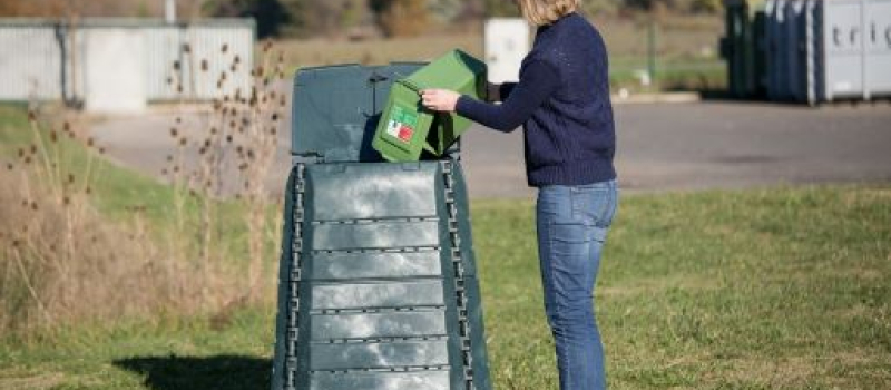 Distribution de kit de compostage à Sempesserre