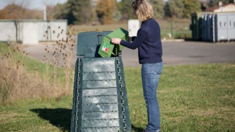 Distribution de kit de compostage à Sempesserre