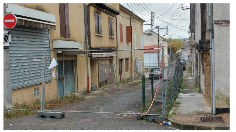 Pourquoi la rue Touade est-elle fermée?