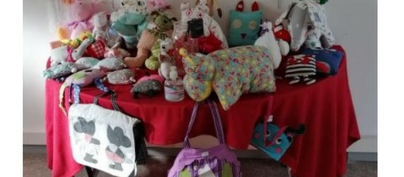 Lors d'un week-end 100 %Noël, Vic Accueil organise son expo-vente et son vide-grenier...