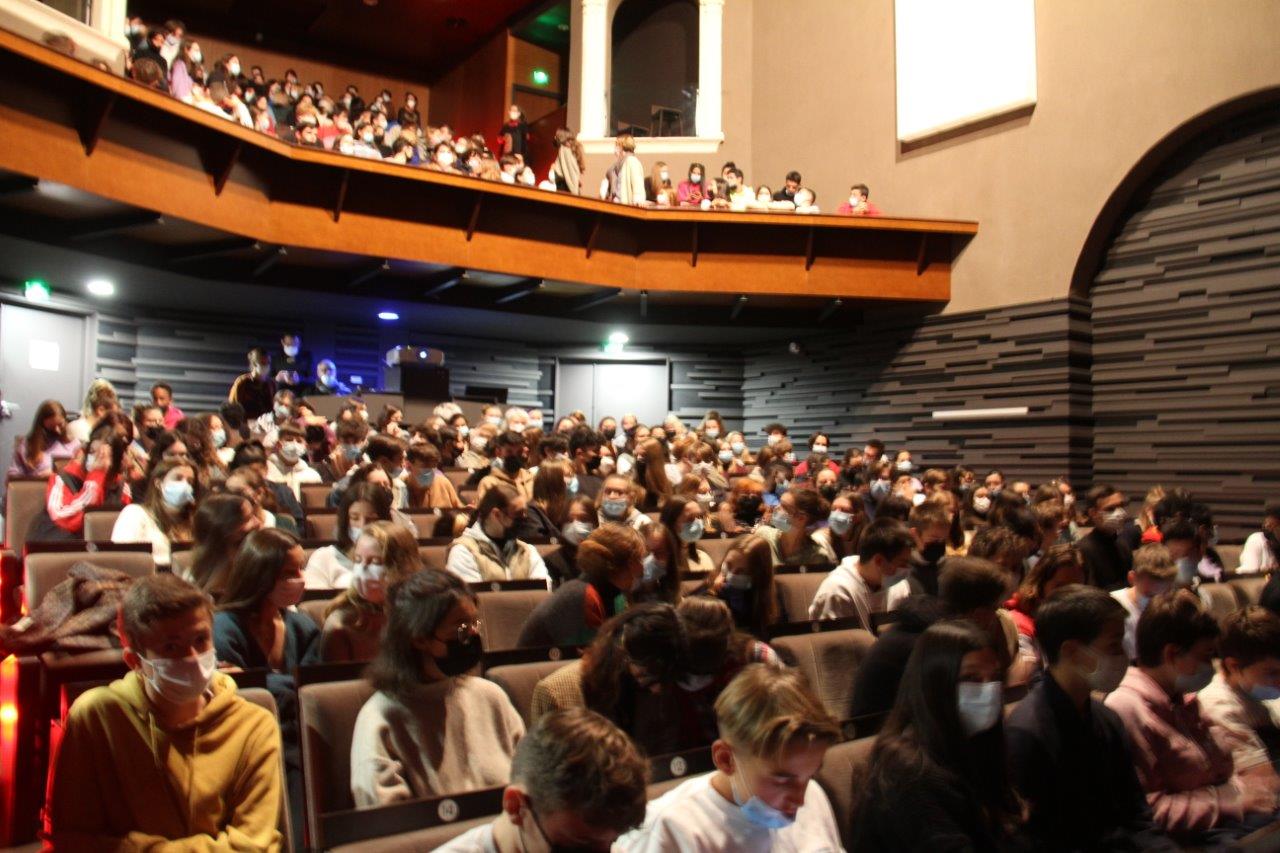 Salle comble au Théâtre des Carmes - Photo Marc Le Saux