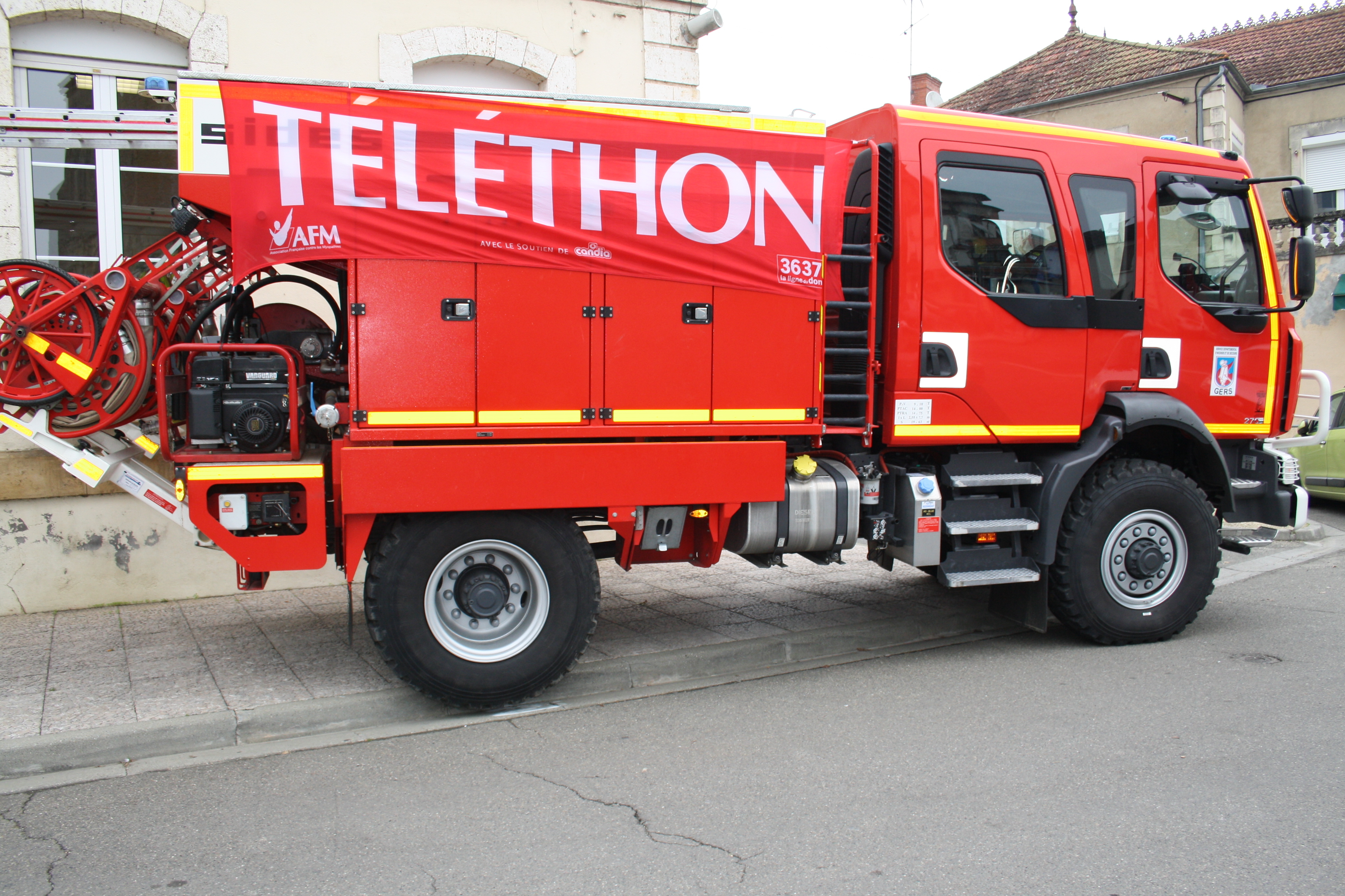 Les sapeurs pompiers "compagnons du Téléthon " crédit Ph Arch Lionel Lemaire