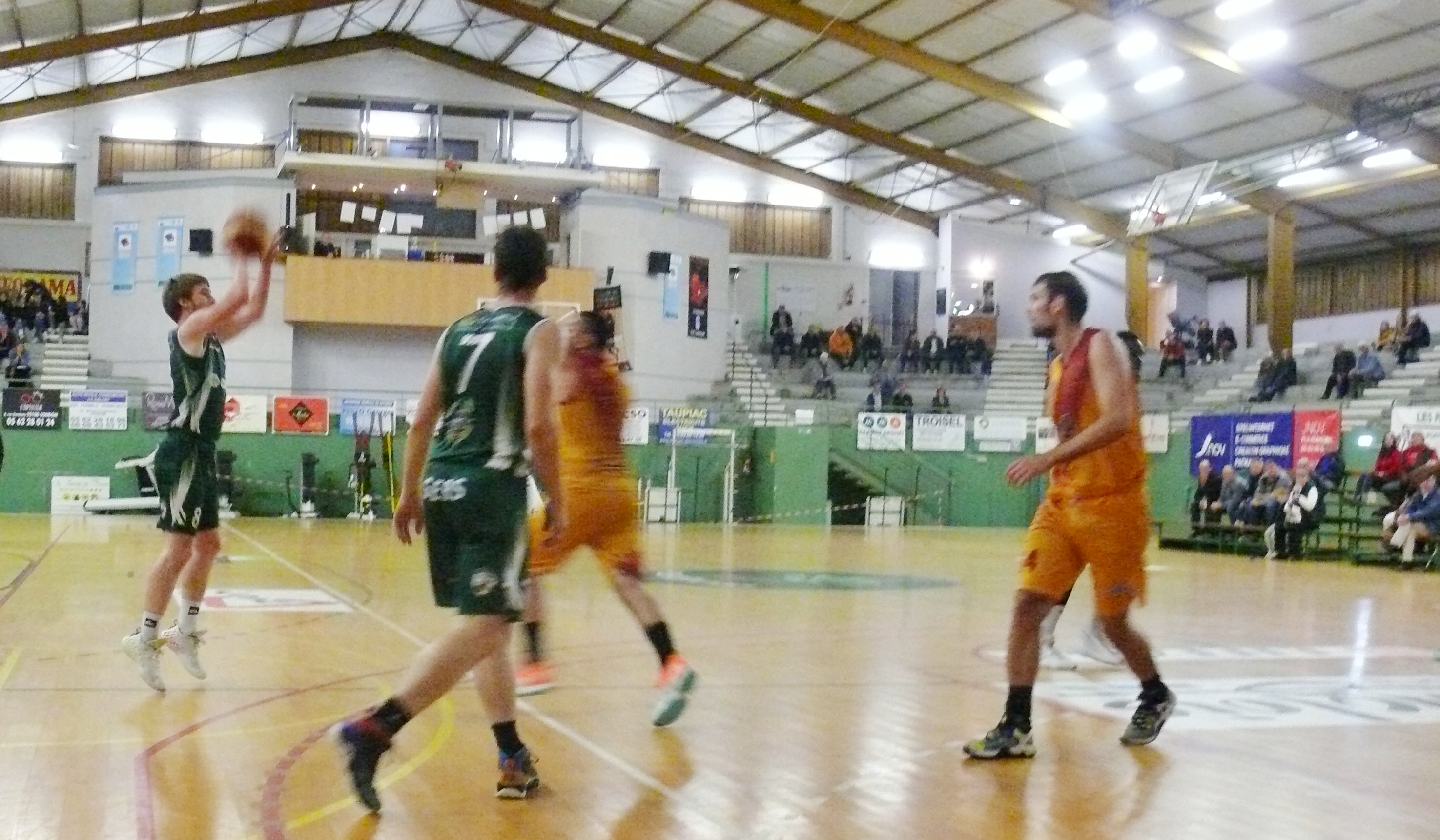 Le VCGB face aux Landais de Tursan , samedi dernier - Photo JBW