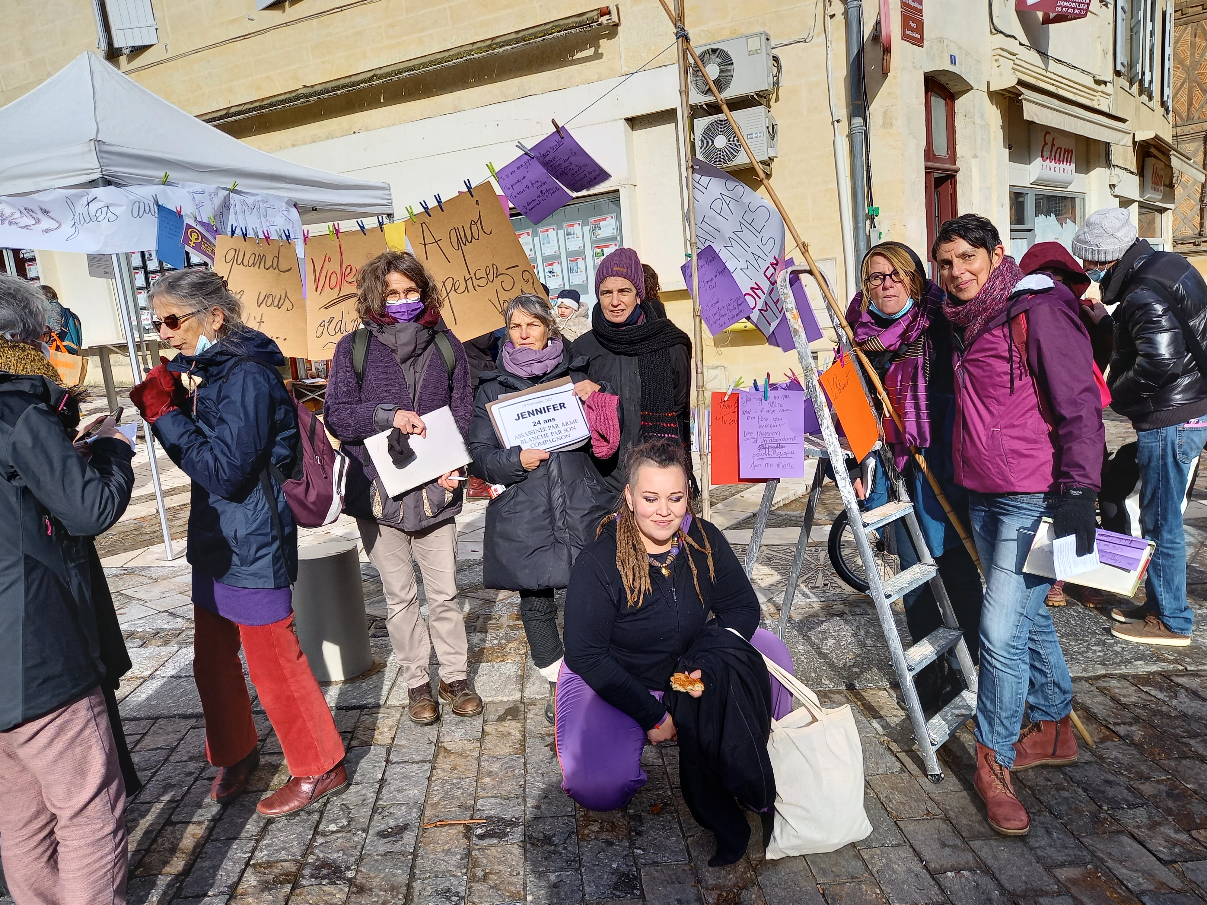 Un groupe de manifestantes