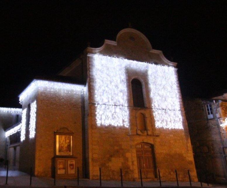 Le théâtre éclairé pour les fêtes 2021 - Photo Marc Le Saux