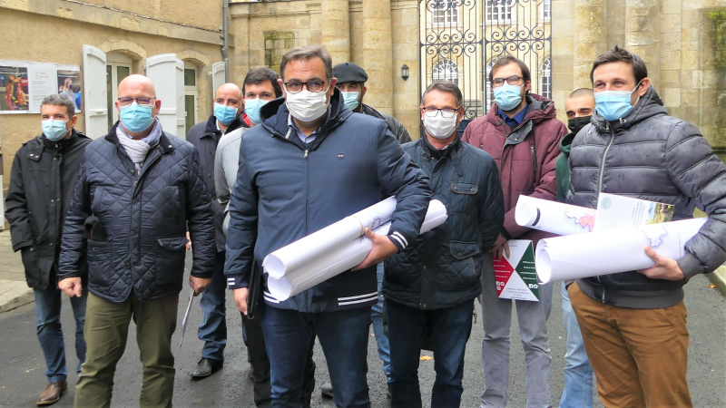 Auch : les agriculteurs rencontrent le préfet.