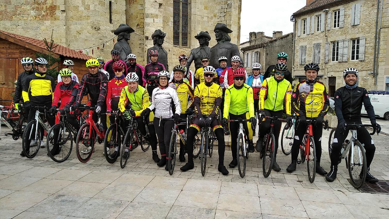 Départ des seniors et des vétérans - Photo UCC