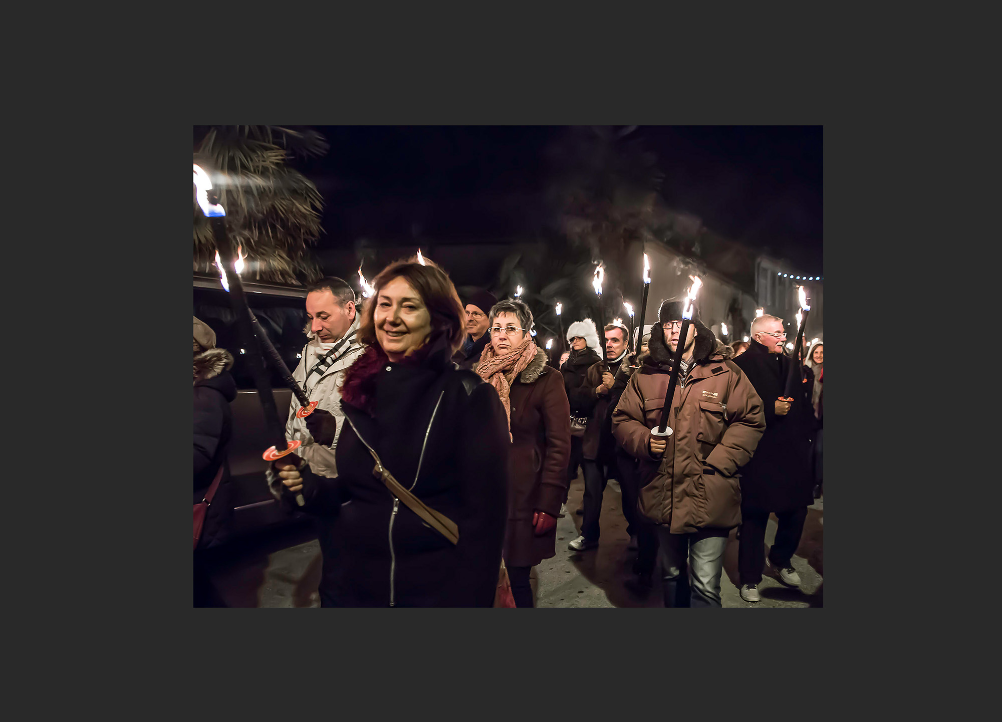 Dans la foule 1bis 311216.jpg