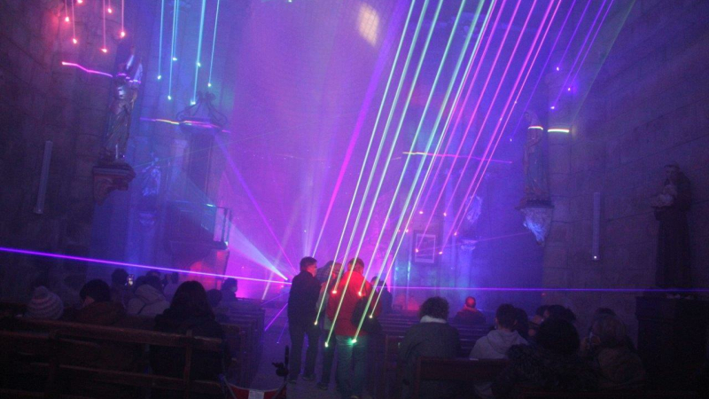 C'est beau une église illuminée, la nuit !