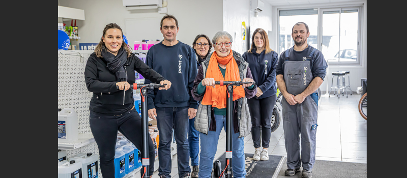 2 clientes du garage Carrère gagnent des patinettes électriques (Nogaro)