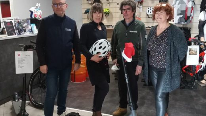 Elle gagne la trottinette électrique Ducati