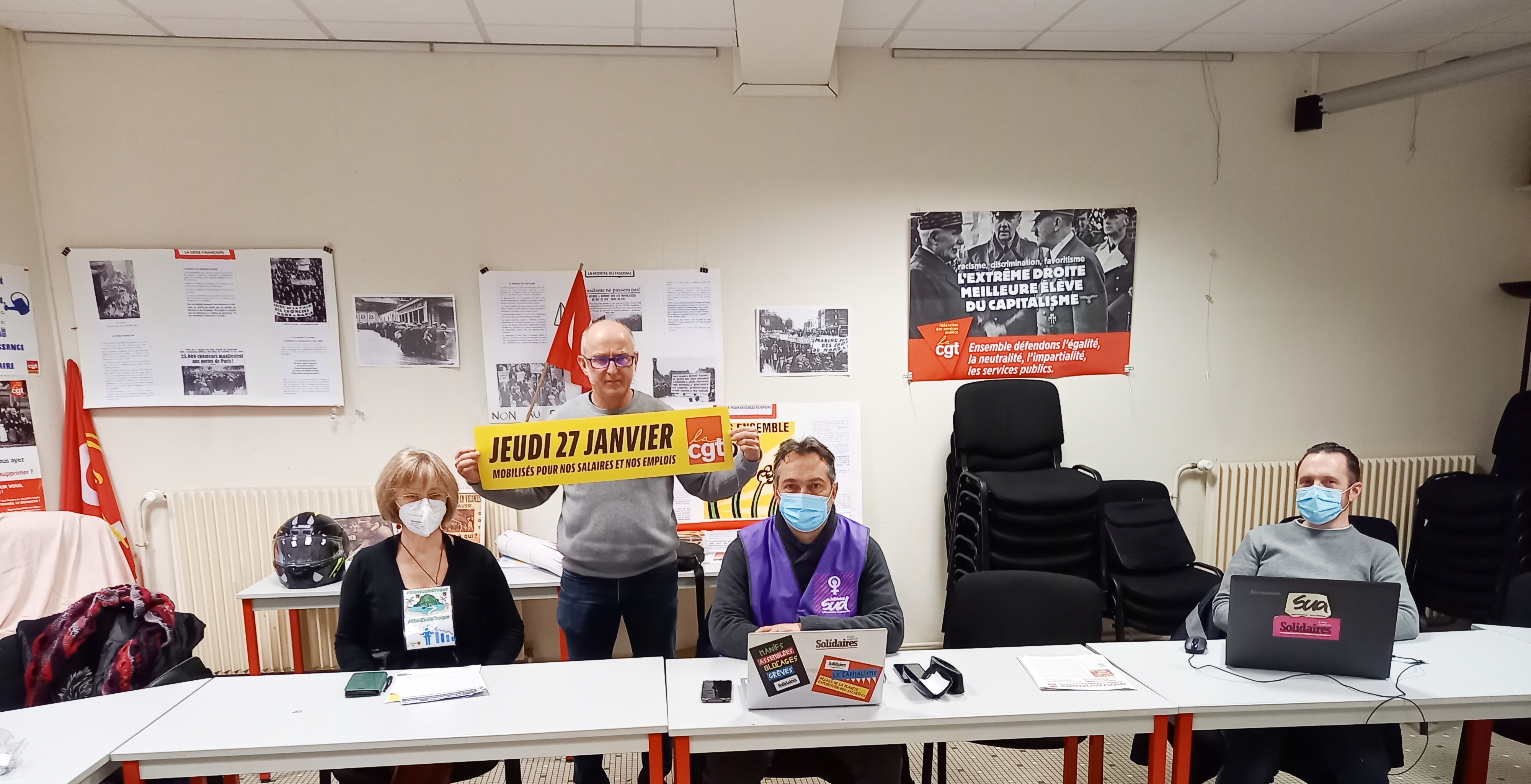 Les délégués syndicaux lors de la conférence de presse.